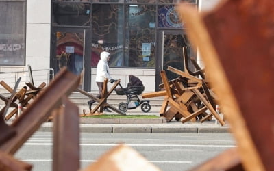 [해넘긴우크라전 가다] 전시상황 생생한 키이우 시내…행정부도 빛샐틈 없는 요새화