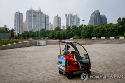 인도, '데드 크로스' 中 제치고 인구 최대국 '초읽기'