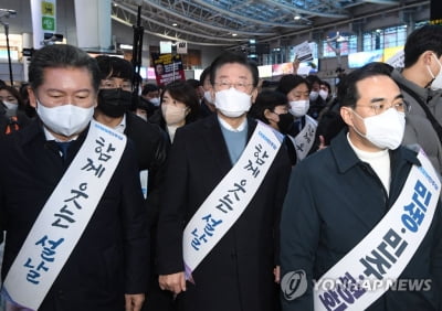 검찰 "이재명, '김만배 대장동 지분 절반' 받는 계획 승인"