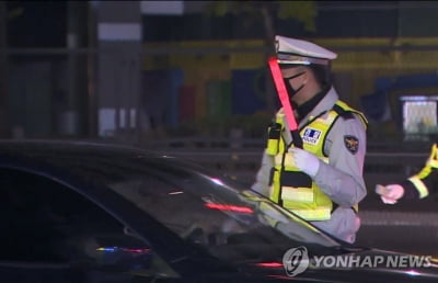 인천서 음주운전 SUV 가로수 충돌 후 화재…운전자 부상