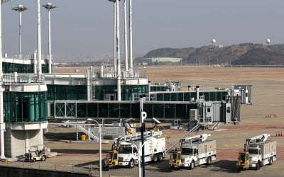 국내 공항 한때 이륙 금지…美 위성 잔해 추락 가능성