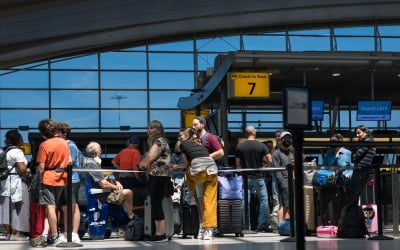 정전으로 폐쇄된 뉴욕 JFK공항 1터미널, 사흘만에 부분적 운영 재개