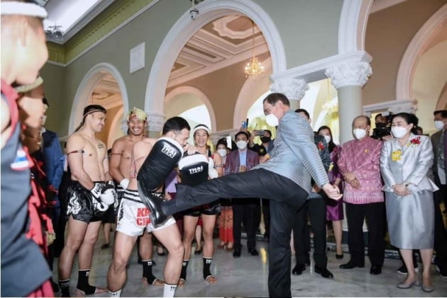 태국 쁘라윳 총리의 무에타이 발차기. /사진=연합뉴스 