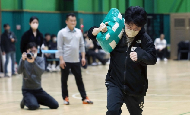 [포토] 환경미화원 체력검정, '젖 먹던 힘까지'