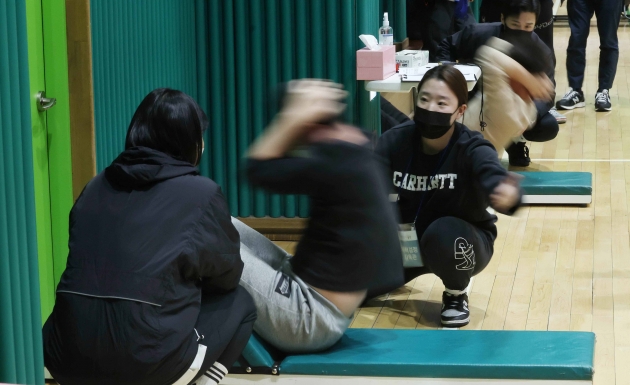 [포토] 환경미화원 체력검정, '젖 먹던 힘까지'