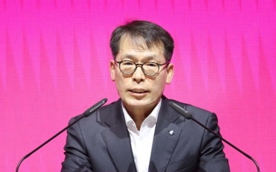 첫 '영업점장 회의' 연 김성태 은행장…"中企 적극 도와야"