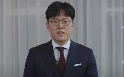 SM, '이수만 지우기' 본격화…"2025년 매출 2배로 키울 것"
