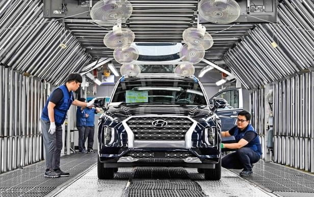이게 진짜 로또다…현대차 생산직 채용에 10만 지원설까지 | 한국경제