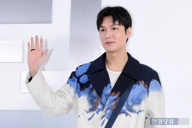 [포토] 이민호, '부드러운 손인사~'