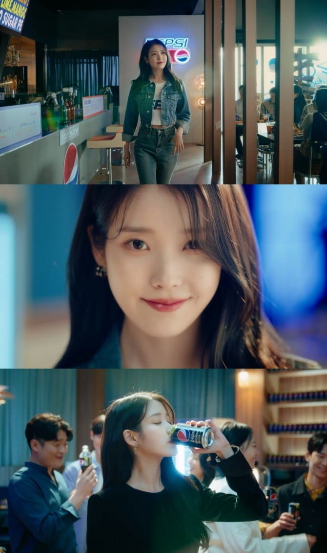 아이유, 탄산 음료 CF 속 눈부신 자태…'청순→매혹' 원톱 클래스 미모 대방출