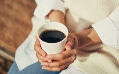 "커피값 40년 모으면 쌓이는 돈이…" 놀라운 분석 결과 [신정은의 글로벌富]