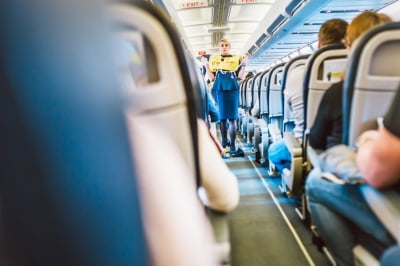 승객들이 비행기서 가장 많이 훔쳐가는 '의외의 물건'