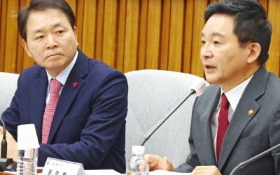 화물차 '표준운임제' 도입…'번호판 장사' 퇴출시킨다