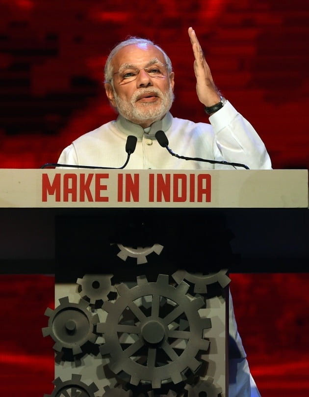 나렌드라 모디 인도 총리가 2016년 2월 13일 뭄바이에서 열린 ‘메이크 인 인디아 위크(Make in India Week)’ 개막식에서 연설하고 있다. 사진=AFP·연합뉴스