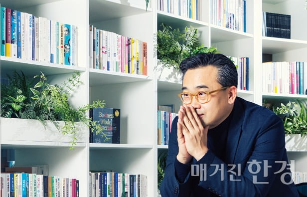 [big story]경기 둔화 위기를 기회로...기업의 생존 화두는 