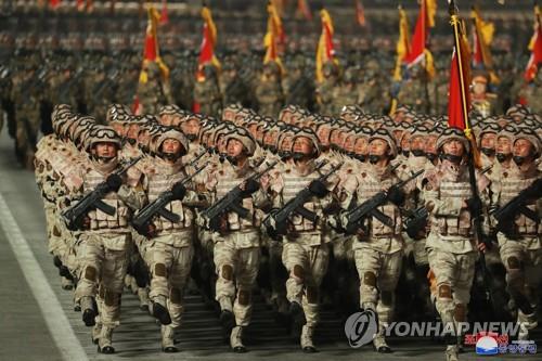 北, 건군절 앞두고 군 사상무장 강조…"사상포 사거리 무한대"