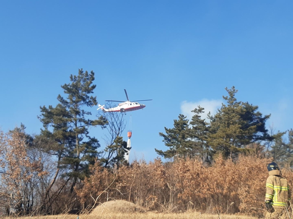 경북 영천서 산불…인명 피해 없이 임야 0.1㏊ 타