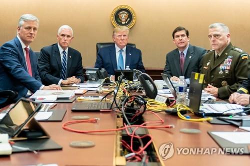 "멜라니아, IS수괴 제거작전 상황실서 지켜봐"…前국방대행 증언