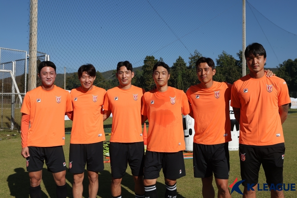 선수로 돌아온 K리그1 제주 구자철 "해설보단 축구가 쉽더라"