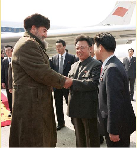 북, '김정일 만난 해외정상' 화보에 김대중·노무현 쏙 뺐다