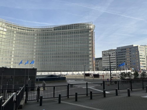 브뤼셀 EU 첫 방문한 젤렌스키 "전투기 지원, 긍정적 신호 있어"(종합)