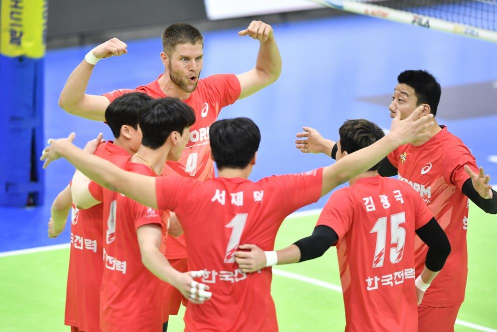 한국전력, 우리카드에 0-2서 3-2로 역전승…4위 도약