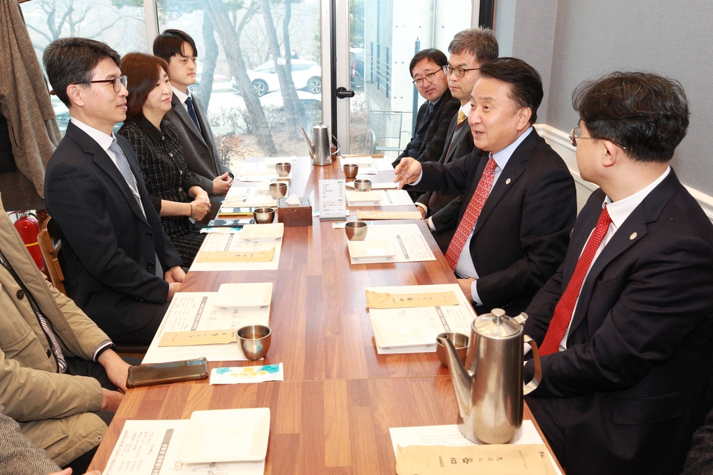 관료·기업인 면담…세일즈 보폭 넓히는 김영환 충북지사