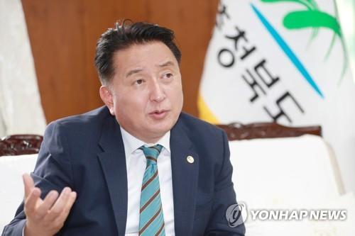 김영환 충북지사 "꿀벌 실종 큰일…밀원 공급 나서겠다"