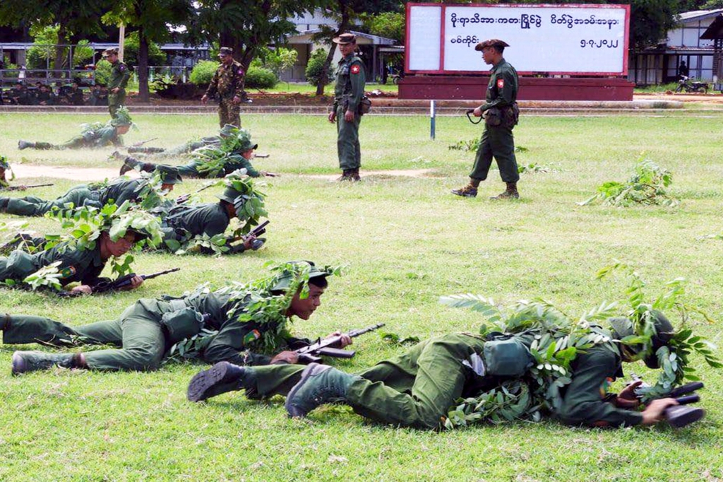 미얀마 군정, '충성시민' 총기소지 허용에 신청자 쇄도