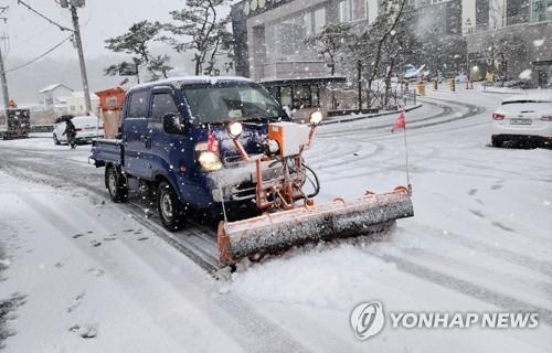 경북 북동부 대설특보…오후까지 많은 눈