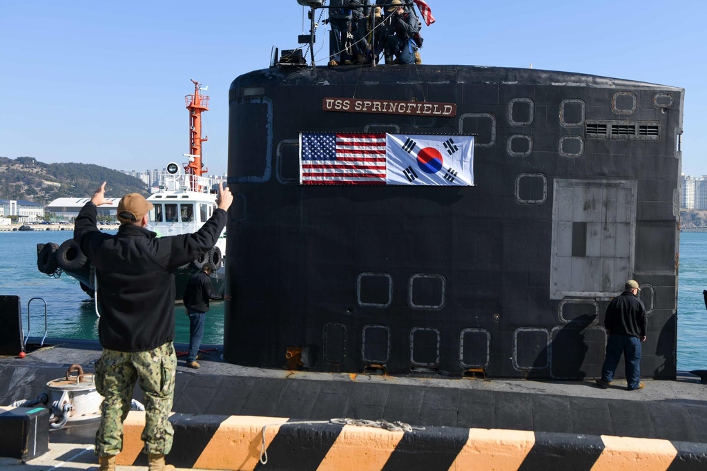 미국 핵잠수함 '스프링필드' 부산 작전기지 입항…대북 경고