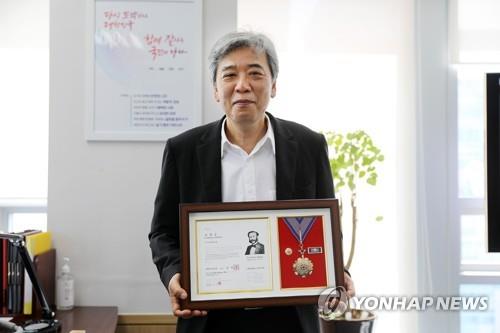 공영홈쇼핑 대표 "250개 물가안정 품목 운영…1천200억 규모"