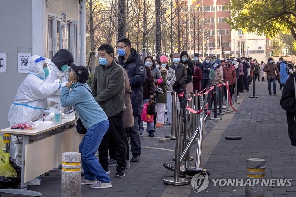 中 "코로나 병원내 사망자 정점 대비 90% 감소"