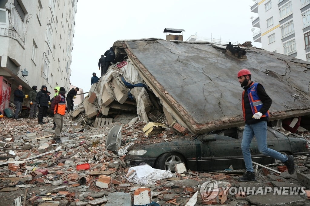 튀르키예서 연락 끊긴 한국인 2명 대피…긴급구호대 출발