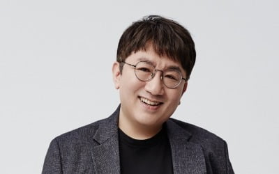 "선생님 방향성에 공감"…방시혁 의장, 이수만에게 손 내민 이유