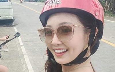 오정연, 과감한 패션으로 '오토바이 주행'…행복 미소 근황
