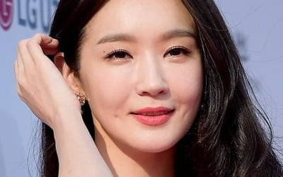 [종합] 강민경 아버지, 또 '사기'로 고소…"父와 왕래 끊어, 사업 관여도 안 해"