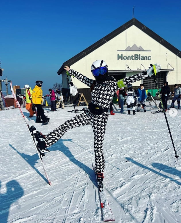'이병헌♥' 이민정, 스키장을 빛낸 미모...스키복입어도 날씬할 수 있구나