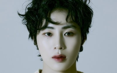 '군 복무 중'인 하성운, 신곡 발매 이어 자필편지 "♥하늘 생각했다"