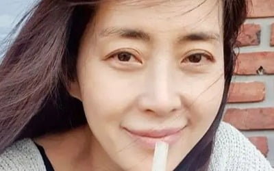 '설경구♥' 송윤아, 오윤아·김정은도 반한 여배우 미모 "게을러서 죄송"