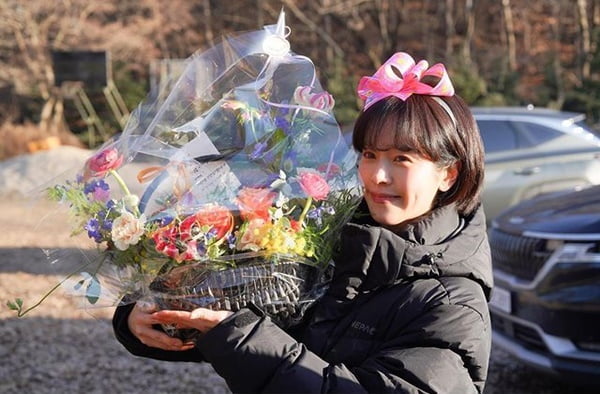 한지민, 김혜수도 기대하네…이민기와 '힙하게' 촬영 끝 "행복하기만 했다"