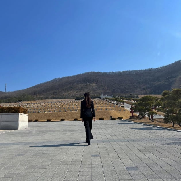 '박수홍♥' 김다예, 외조부상 "호국원에 잘 모셨습니다" 먹먹한 마음