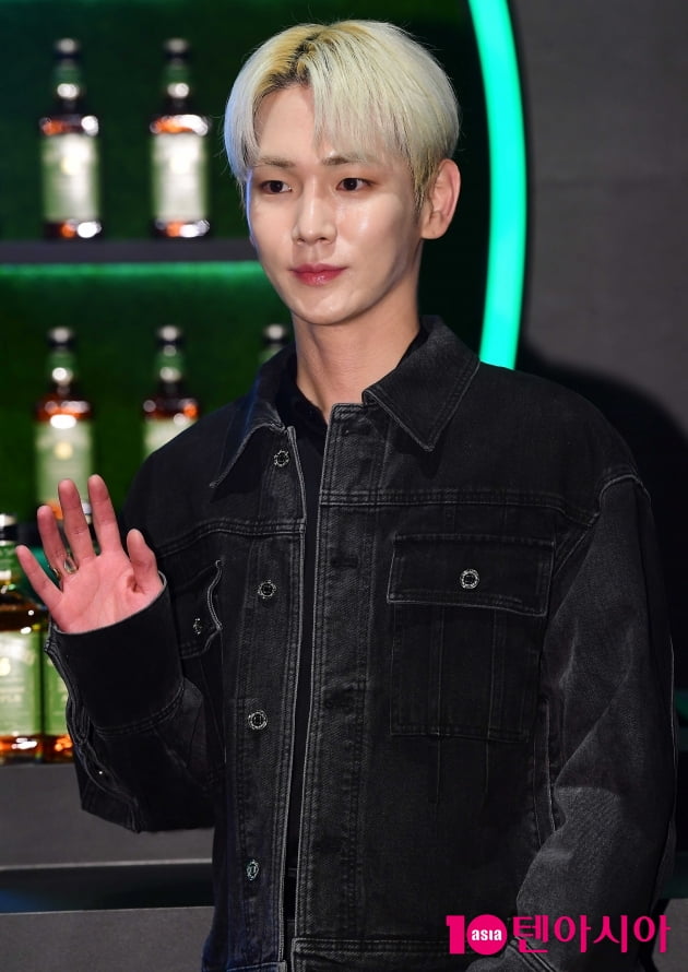 [TEN 포토] 샤이니 키 '미소년 벗고 차도남'