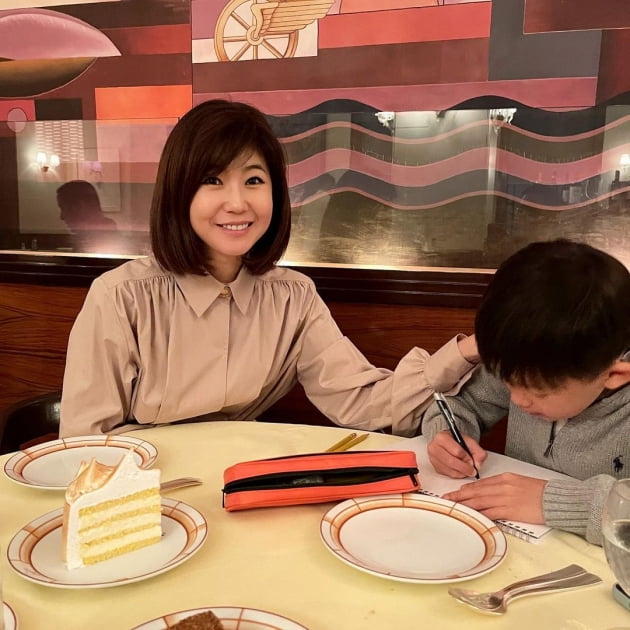 강수정, '홍콩 사모님'다운 우아한 생활…회원제 레스토랑에서 "가족 식사"