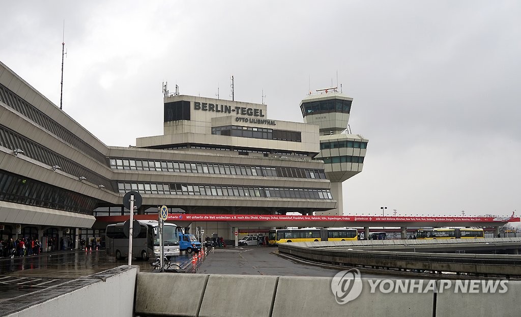 [우크라전쟁 1년] ⑦ '거대한 난민촌' 베를린 옛공항 르포…불안과 기대 공존