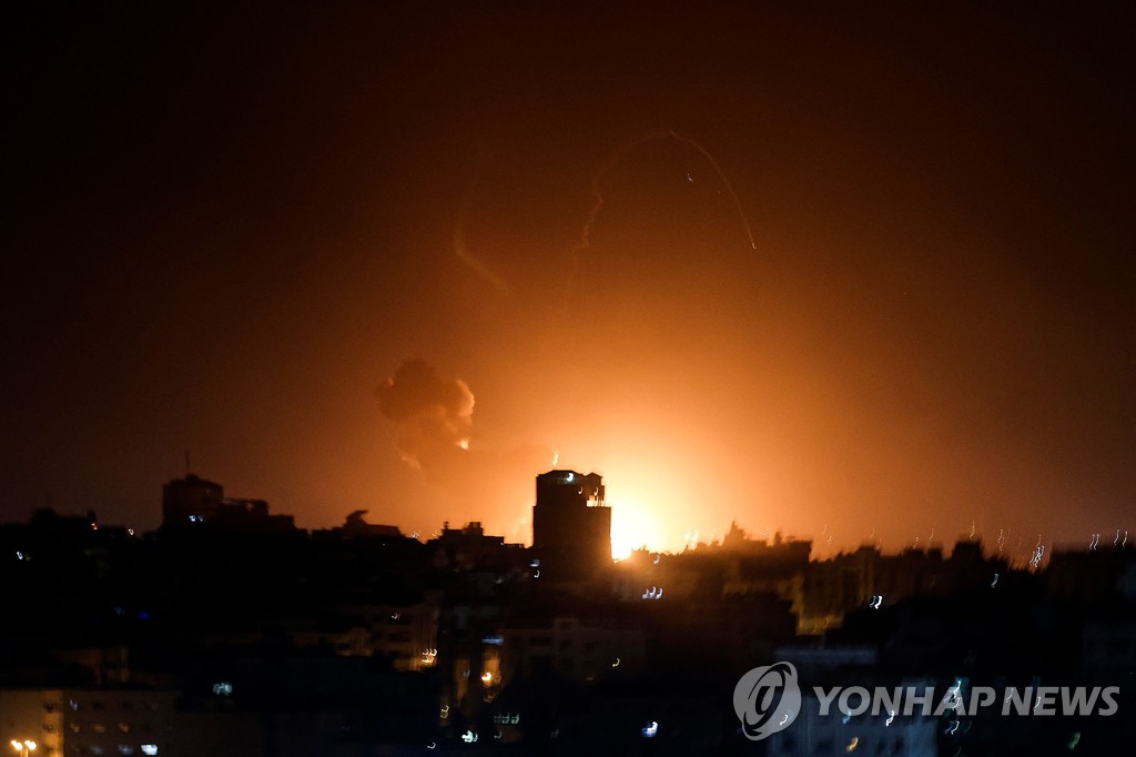 로켓 공격에 보복 공습…미 중재에도 갈등 키우는 이-팔(종합)