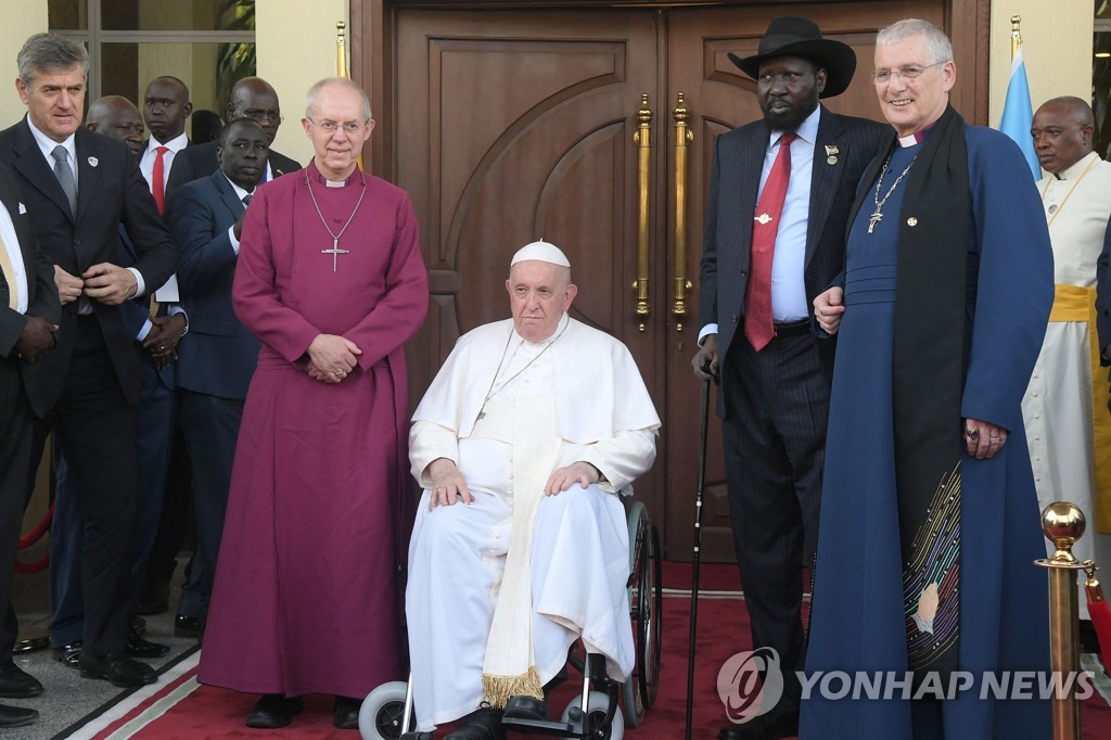 교황, "유혈사태와 폭력·비난은 그만" 남수단서 평화의 순례(종합)