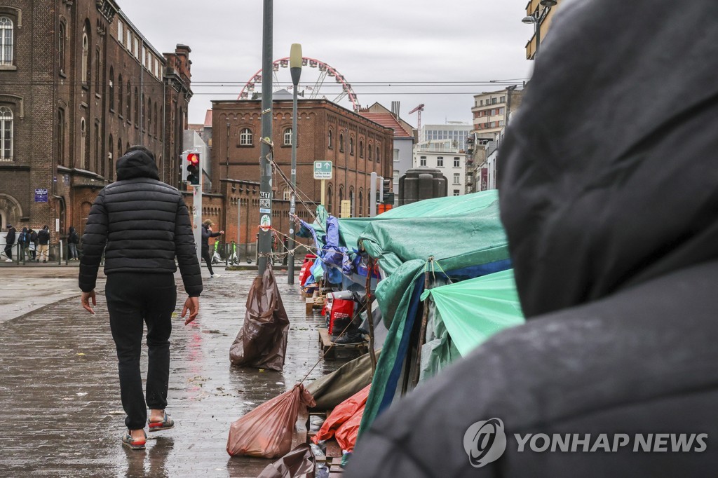 EU, 불법이주 강경대응 나선다…"가능한 모든 수단 활용"