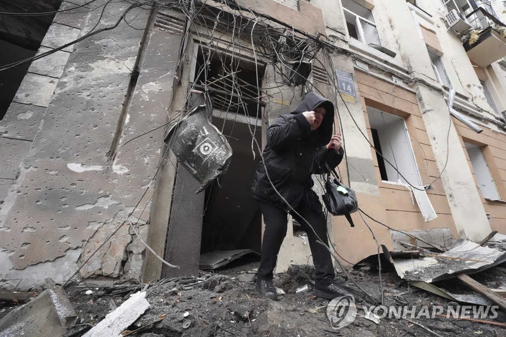 러, 우크라 전역 미사일 공습…"몰도바·루마니아 영공 지나가"(종합)