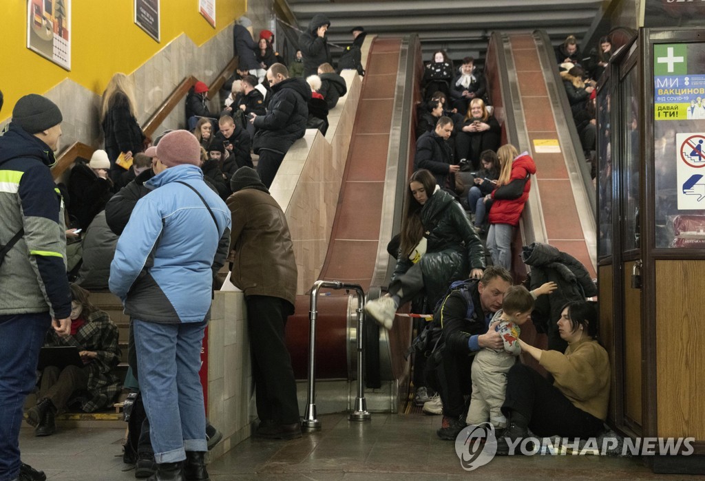 러, 우크라 전역 미사일 공습…"몰도바·루마니아 영공 지나가"(종합)